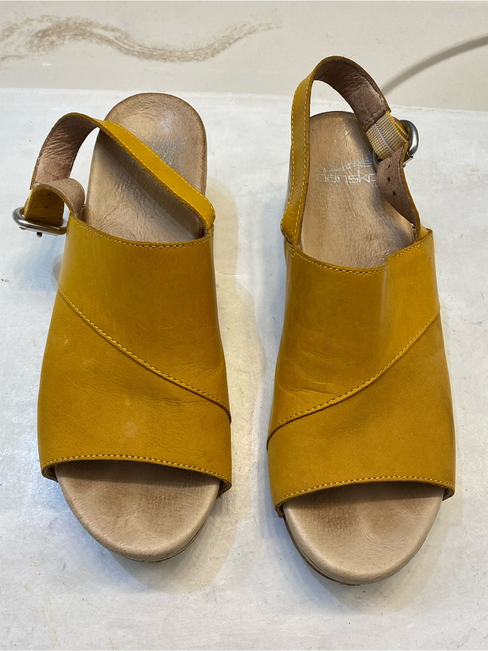 Dansko Madalyn sling back leather sandal size 38, US size 7 good condition clean